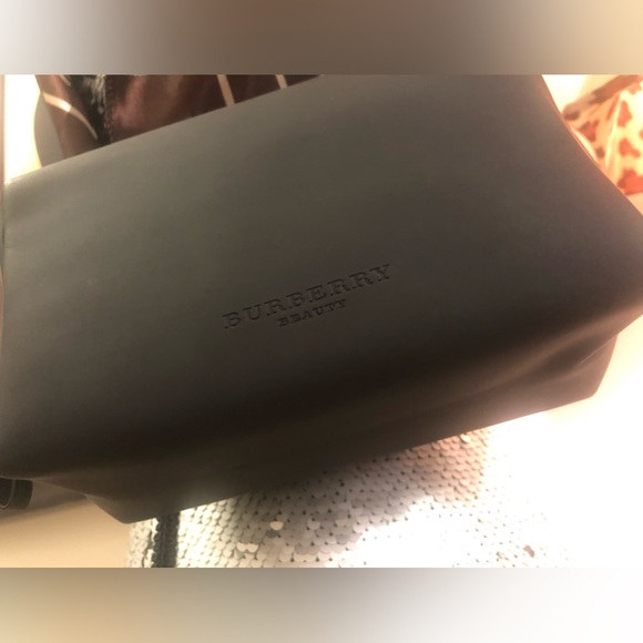 Authentic BURBERRY Remodelled/Restyled Crossbody/ Shoulder/Purse Cosmetic Bag - Picture 6 of 15
